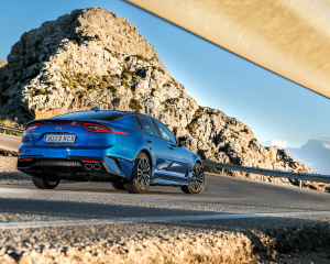 Kia Stinger Blue Static  (6)